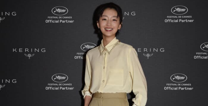 周冬雨演舞台剧没背台词 观众一度喊退票