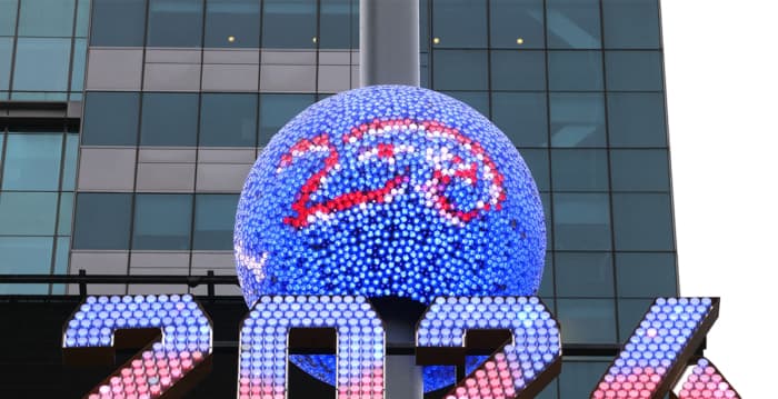 【直播】NY时代广场水晶球落下 庆美建国250年