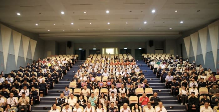 嘉市警察节庆祝大会 黄敏惠表扬绩优警民力