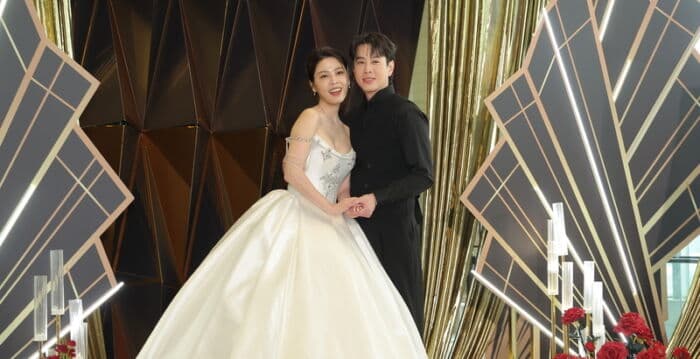 白家绮吴东谚婚后8年办婚宴 众星云集席开70桌