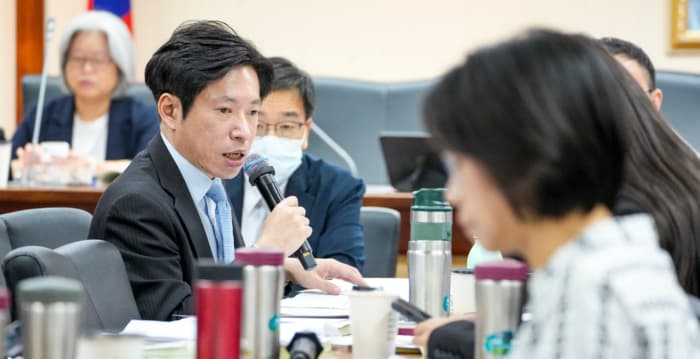 蓝提无人机条例 张惇涵斥违宪