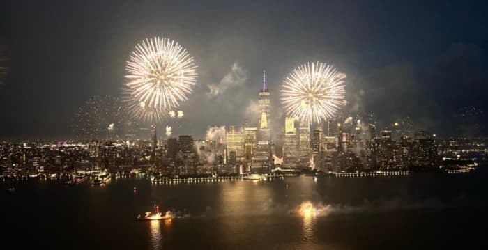 英语漫谈 ：烟花、烧烤和热狗——美国人独立日庆祝“三件套”