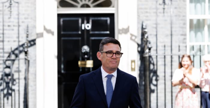 柏南接任英国首相 外交部祝贺