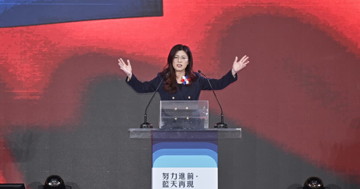 郑丽文启程访美 立委呼吁不要传递中共论调