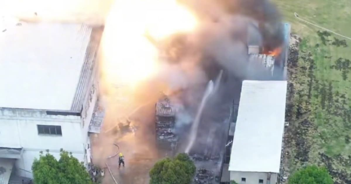 苏州一工厂爆炸起火 救火时再度爆炸（视频）