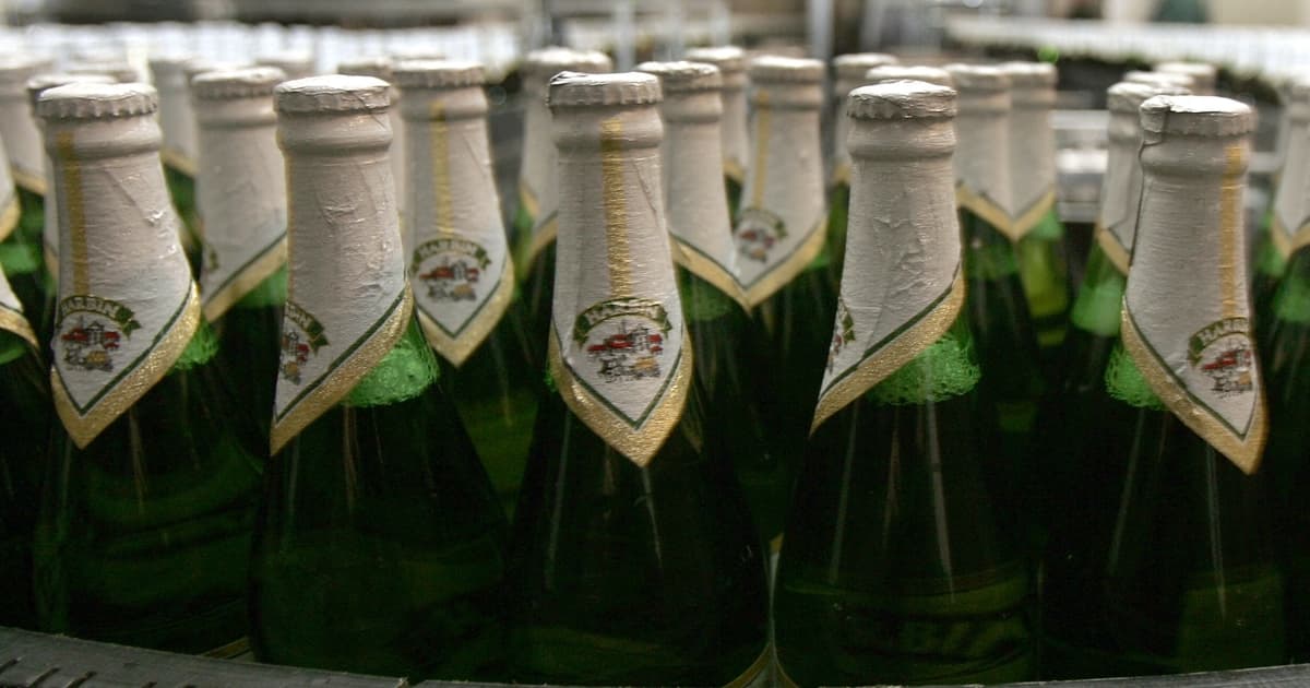 世界杯未带热中国酒水消费 啤酒白酒股票走低