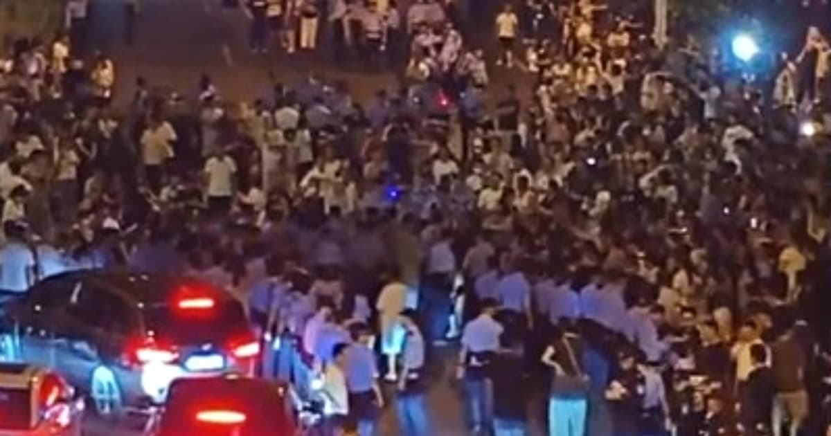 【禁闻】6月28日维权动态 合肥市民堵路抗议建垃圾场 与警察对峙