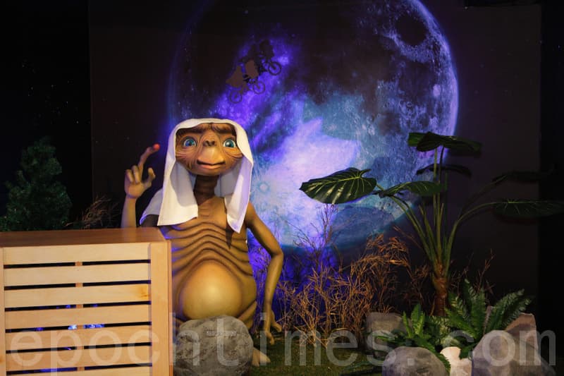前美官员:UFO解密文件揭外星物质真实存在