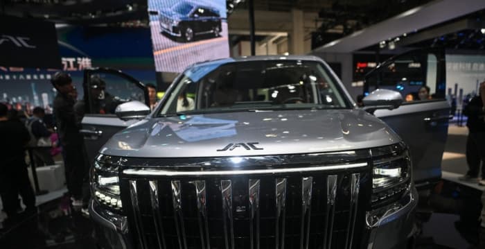 江淮汽车预计半年净亏损7亿 股价跌去50%