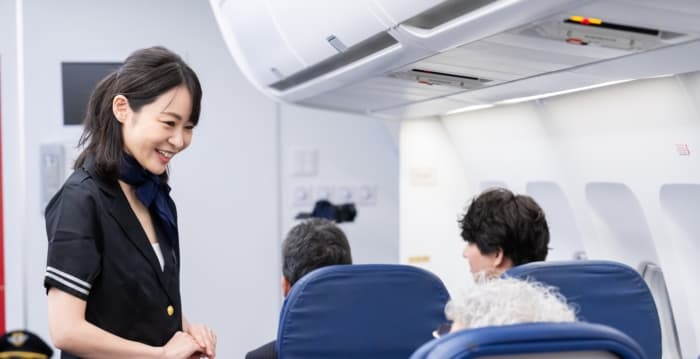 搭长途航班 为何飞行常客建议避免这类座位