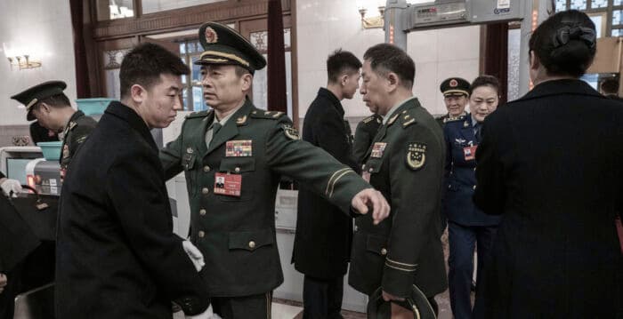 张曙光接掌军纪委 四名上将老领导已落马