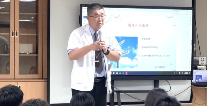 智慧医疗点亮健康台湾人才新战力 64位准医护走进桃疗