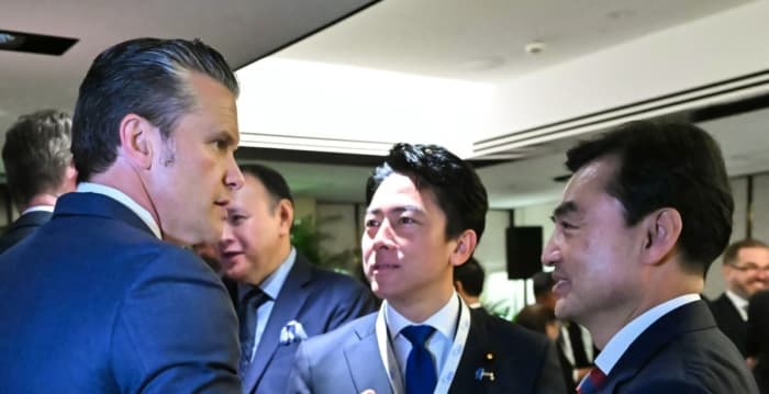 中共批军国主义复活 日防长驳:拥核大国凭什么指责?
