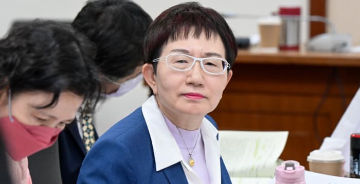 股市热络 立法院财委会增列财政部岁入预算6千亿元