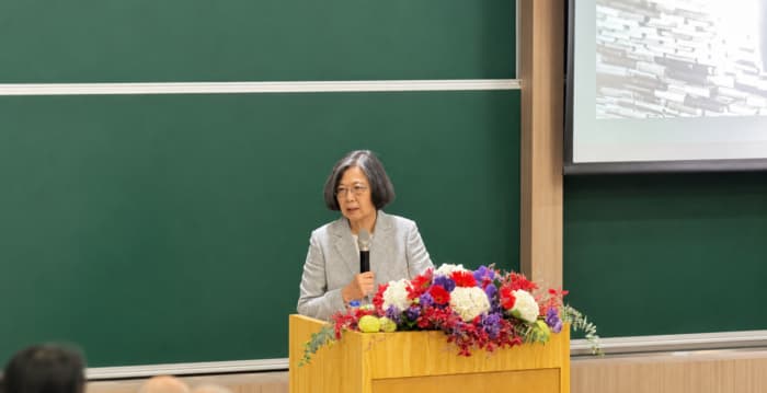 蔡英文谈哈维尔精神:民主靠公民活得真诚积极对话维系