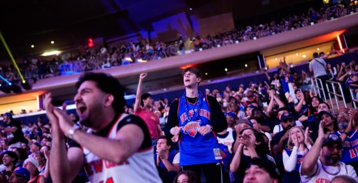 NBA尼克斯总决赛首胜 点燃球迷热情