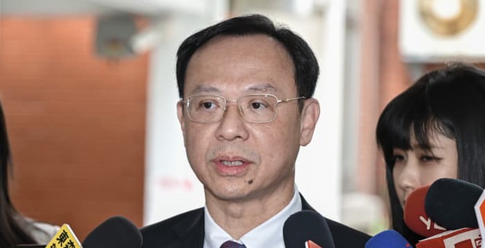 持有电子烟将罚10万 石崇良:制造输入最高关3年
