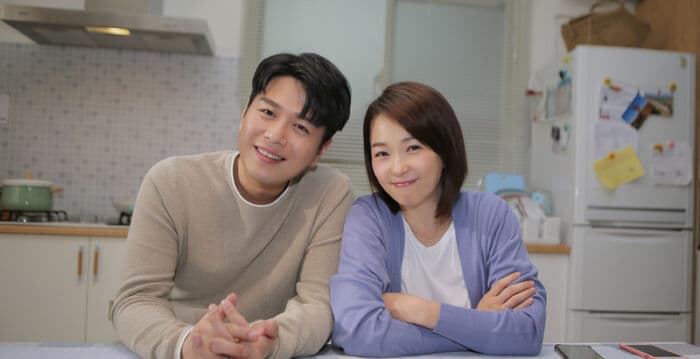 李易、六月偕儿女游小琉球 庆“水晶婚”晒甜蜜