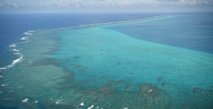 中共在黄岩岛放浮动平台 美正密切监视南海