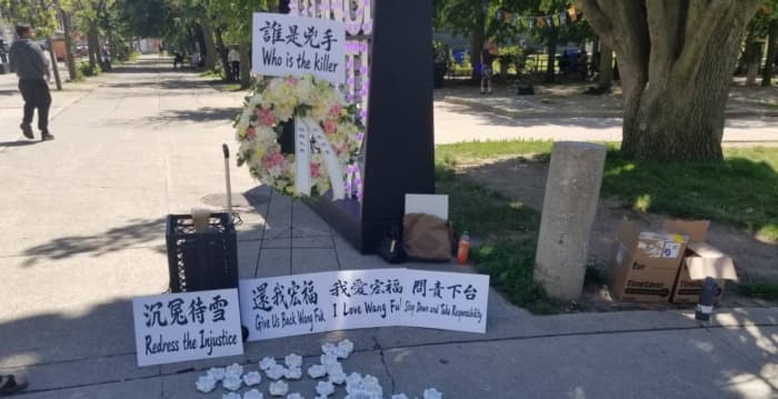 多伦多港人纪念香港宏福火灾遇难者