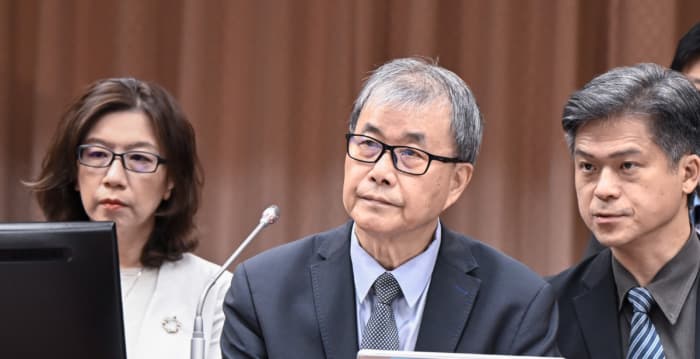校事会议引师焦虑 郑英耀:终极目标废除