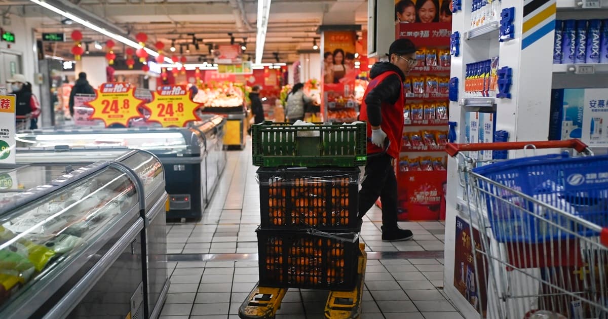 中國經濟一團糟 民眾不敢消費 改買便宜貨