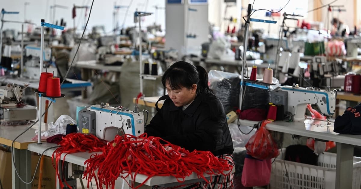【财经简讯】中国5月制造业采购经理指数下滑