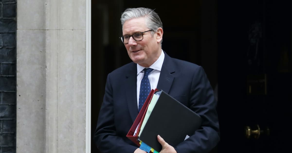 英国防部二大臣同日辞职 斯塔默遇执政大考验