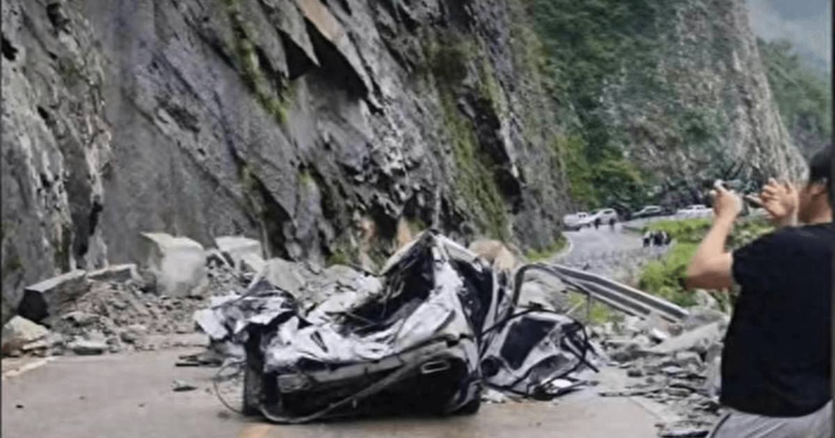四川涼山落石砸中過路車 3人遇難