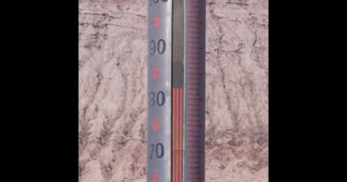 熱到爆表 新疆火焰山地表溫度高達82℃(視頻)
