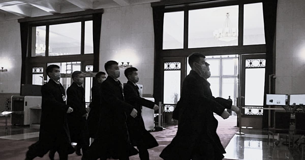 洪願:中共105周年慶典 黑衣人竟比常委還多