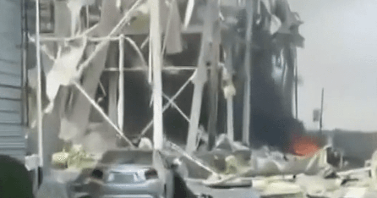 中國萬方科技產業園發生大爆炸 現大量蘑菇雲