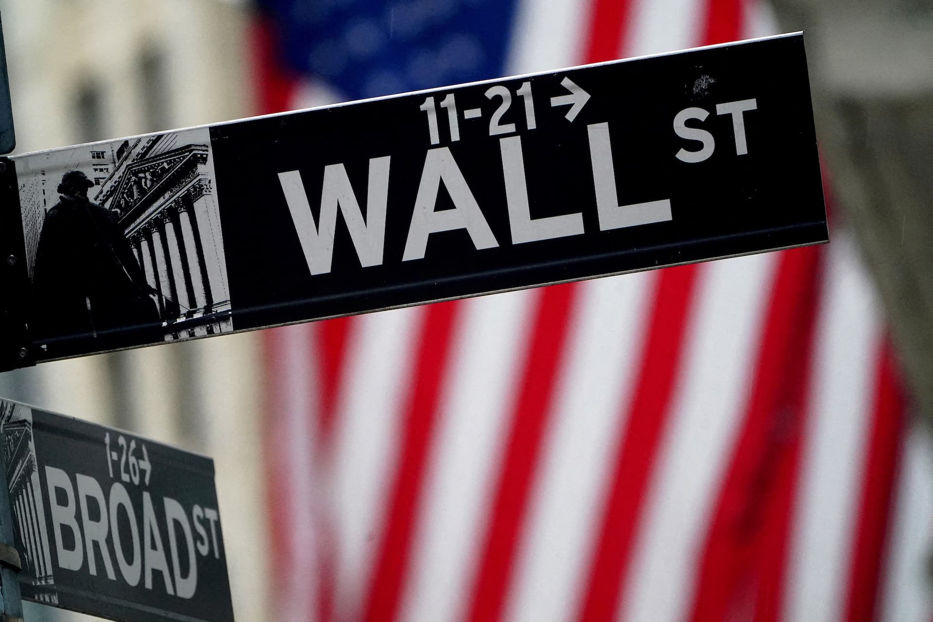 China Shuts Down the Last Route for Retail Investors to Buy US Stocks