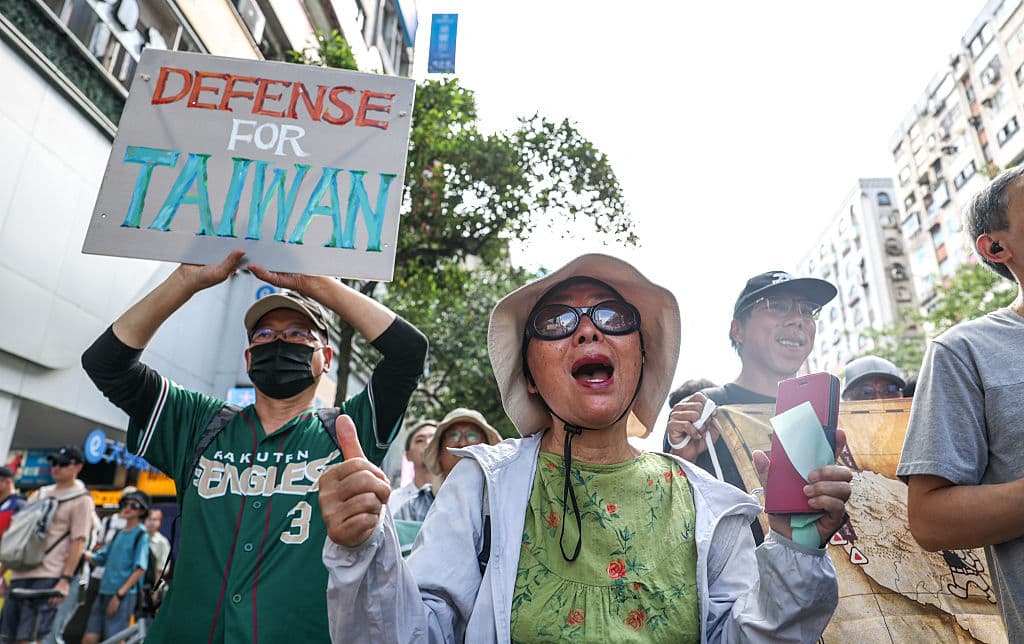 Over 8,000 Rally in Taipei to Demand Taiwan Strengthen Its Defense Budget