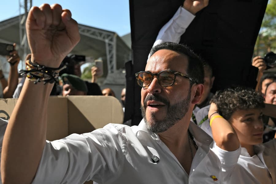 Colombia Presidential Election Heads to Runoff as Crime-Focused Candidate Takes Surprise Lead