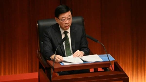 “物色”下届香港特首?港媒曝:北京摸底高层人事(图)