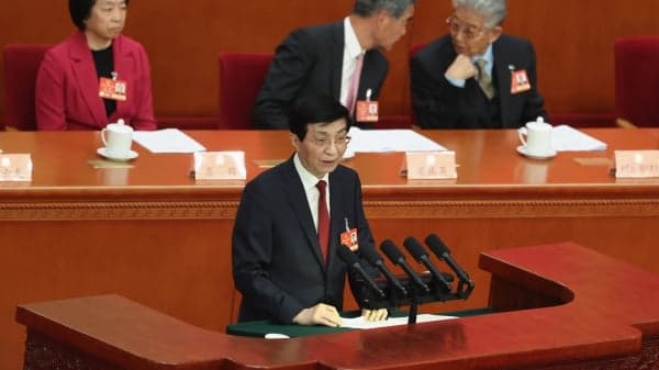 王沪宁将访朝鲜 副手穆虹缺席政协务虚会 隐身11天(图)