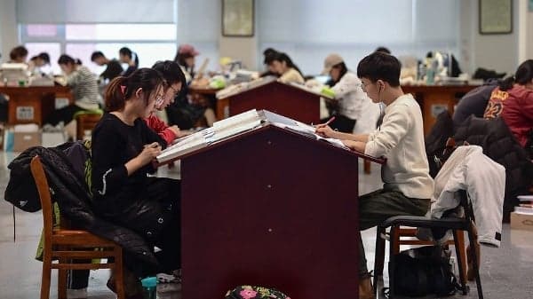 为什么国内的大学越来越高中化了(图)