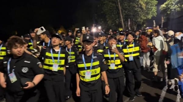山东音乐节招学生当保安 15小时仅给80元引发集体抗议(图)