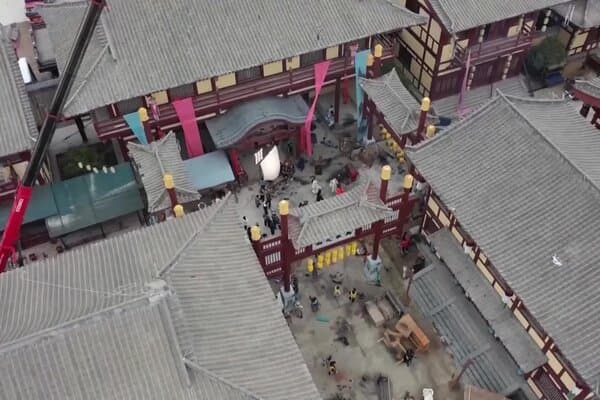 中国AI短剧热潮背后:失业焦虑与技术狂欢