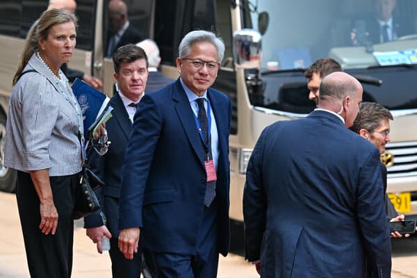 特朗普批准英伟达向中国销售芯片,北京为何不愿接受?