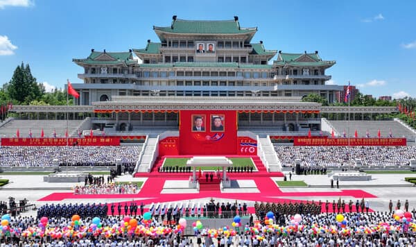 平壤盛大仪式背后,习近平与金正恩传递了什么信息